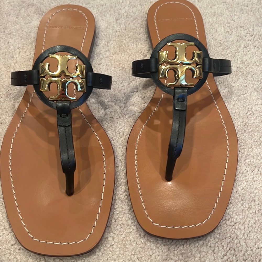 SOLD -Tory Burch Mini Miller Leather Logo sandal size 9